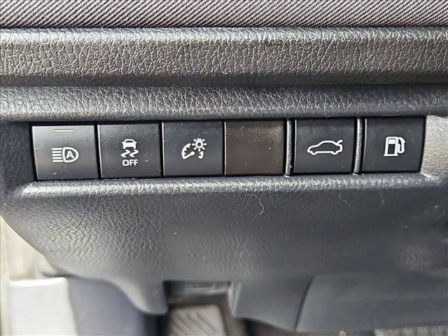 Used 2025 Toyota Camry LE FWD image 16