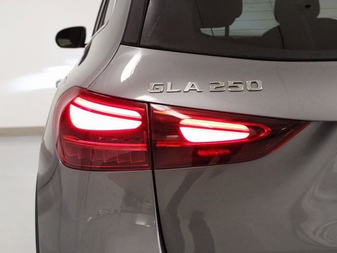 Certified 2025 Mercedes-Benz GLA 250 4MATIC image 11