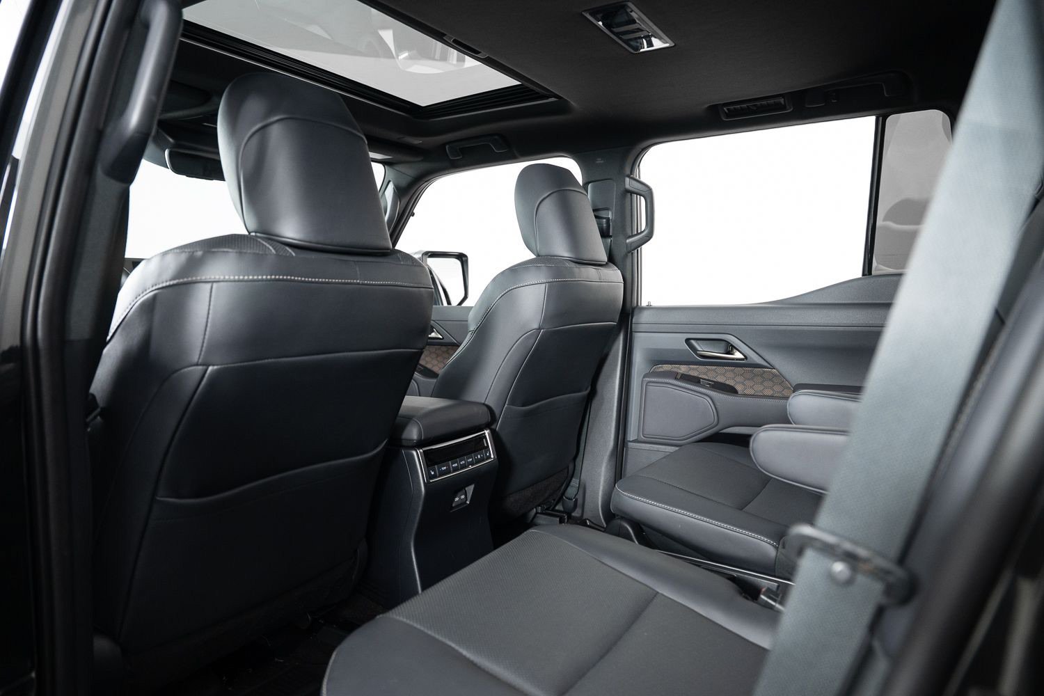 Used 2025 Lexus GX 550 AWD/4WD image 19