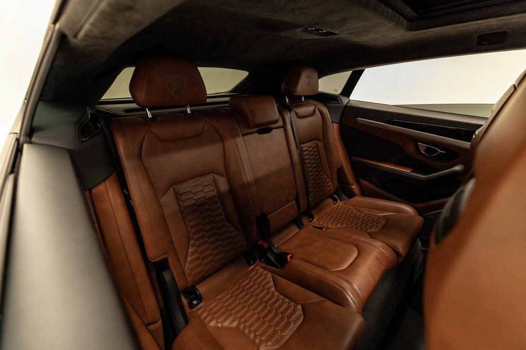 Used 2021 Lamborghini Urus AWD/4WD image 31