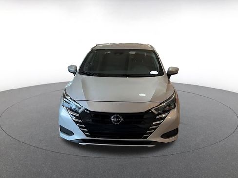 Used 2025 Nissan Versa SV FWD image 4