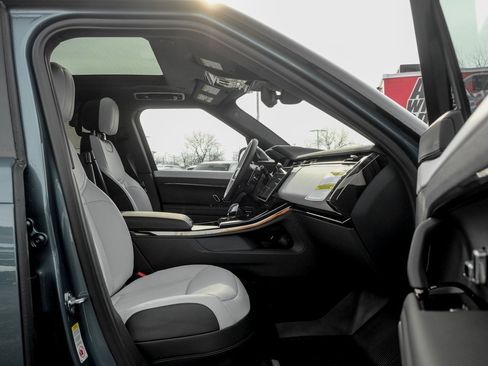 New 2025 Land Rover Range Rover Sport Dynamic SE image 22