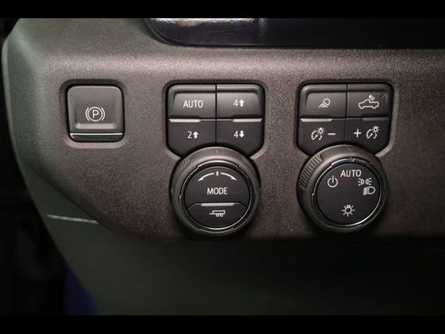 Used 2023 Chevrolet Silverado 1500 LT w/ Z71 Off-Road Package AWD/4WD image 16