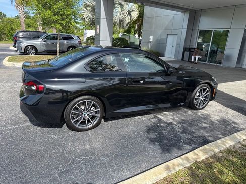 Used 2023 BMW 230i Coupe w/ Convenience Package RWD image 3
