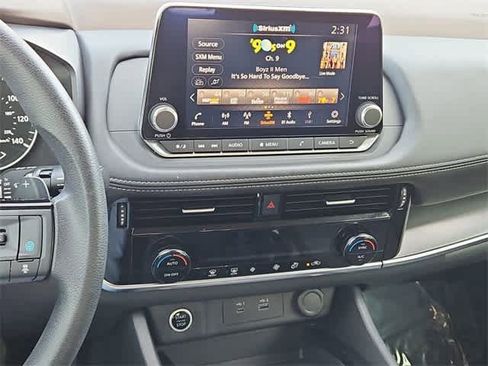 Used 2022 Nissan Rogue SV image 27