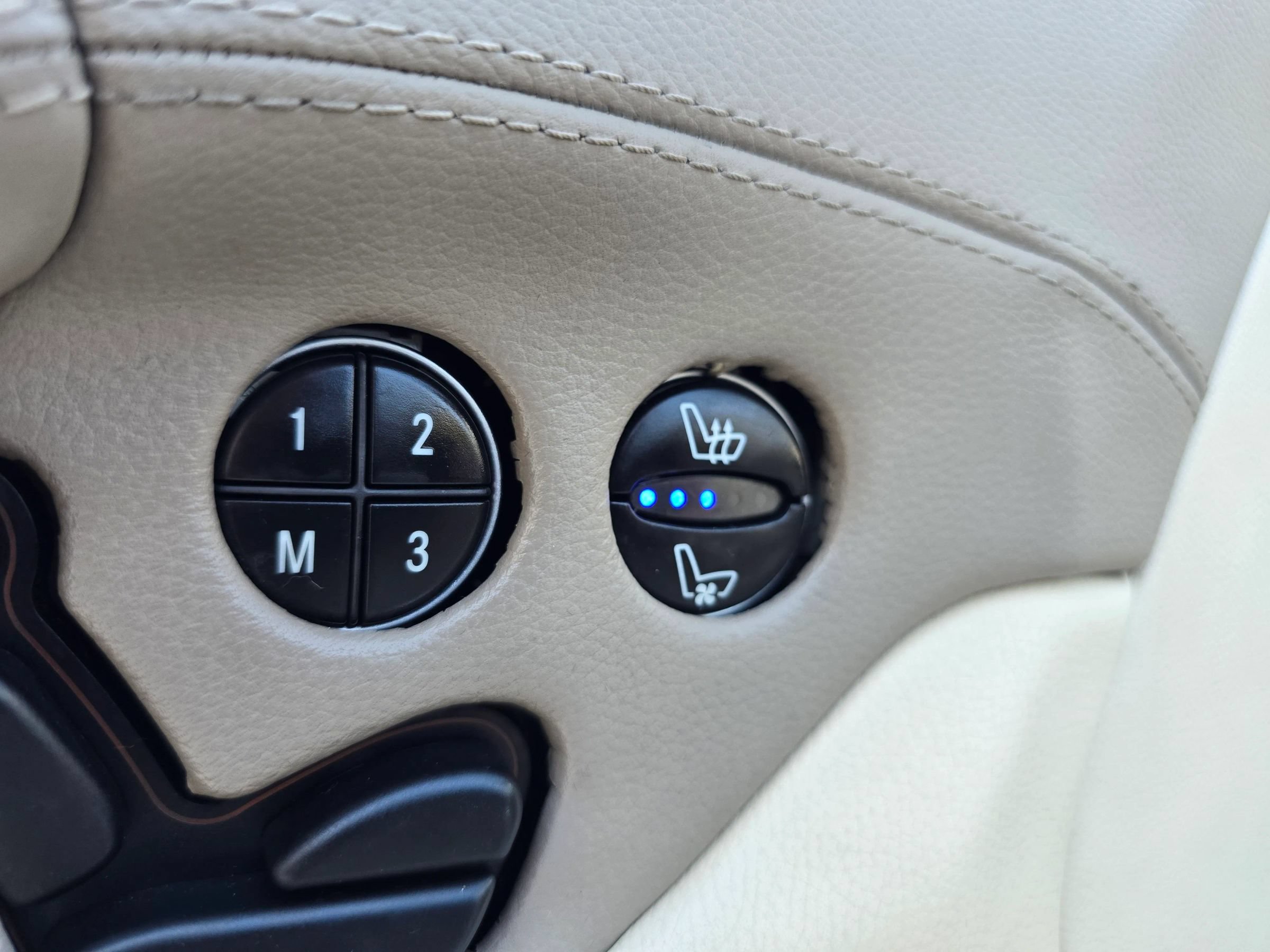 Used 2008 Mercedes-Benz SL 550 image 28