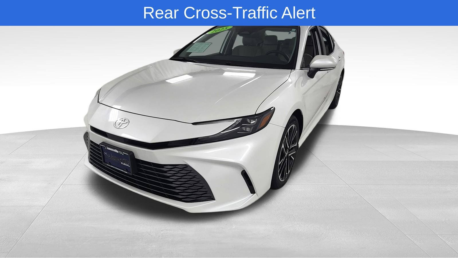 Used 2025 Toyota Camry XLE FWD image 7