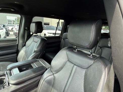 Used 2024 Jeep Wagoneer L Series II w/ Flexible Seating Group AWD/4WD image 16