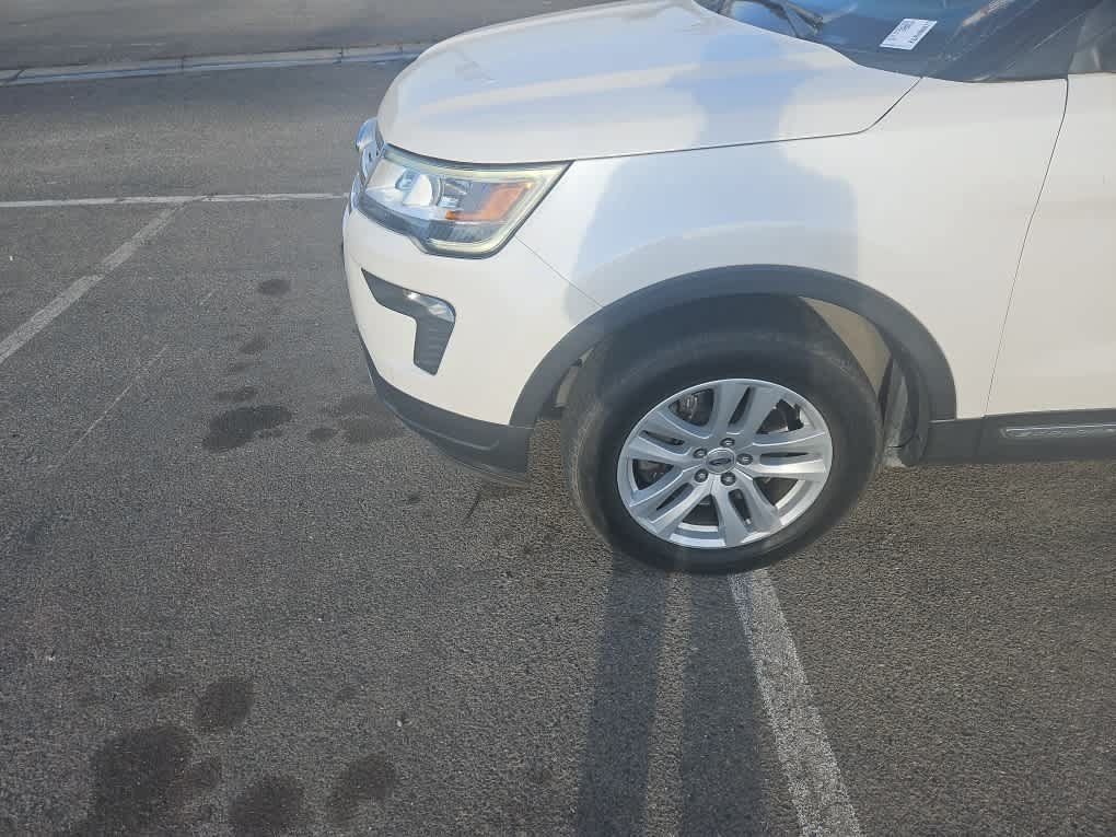 Used 2019 Ford Explorer XLT w/ Equipment Group 201A AWD/4WD image 3