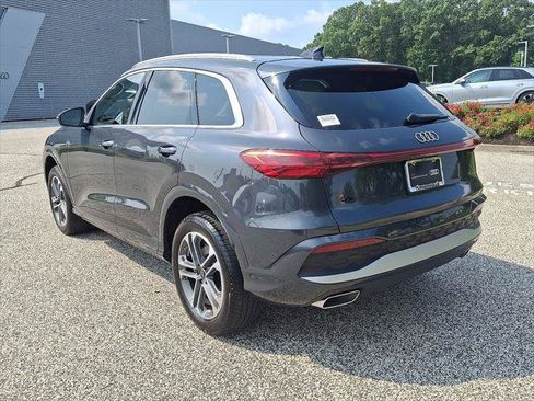 Certified 2025 Audi Q5 Premium w/ Convenience Package AWD/4WD image 4
