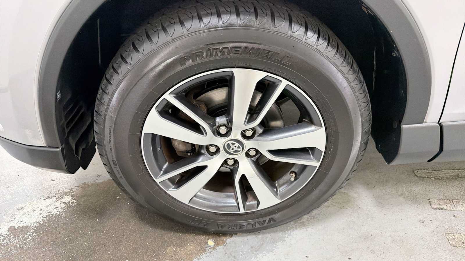 Used 2017 Toyota RAV4 XLE AWD/4WD image 10