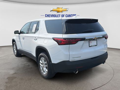 Used 2023 Chevrolet Traverse LS FWD image 7