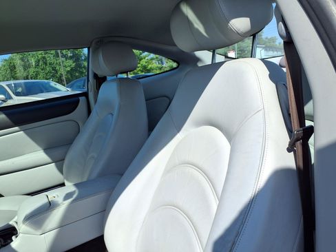 Used 2005 Jaguar XK8 Coupe RWD image 17