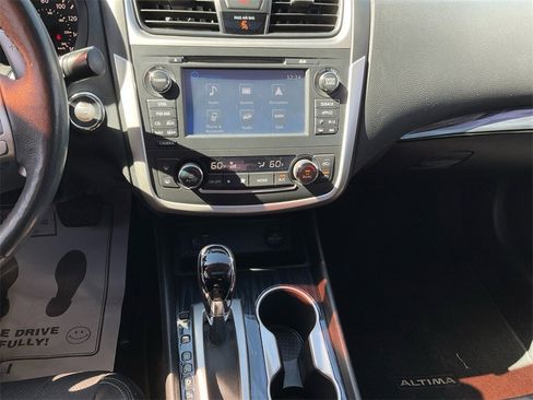Used 2017 Nissan Altima 3.5 SL w/ 3.5SL Technology Package image 20