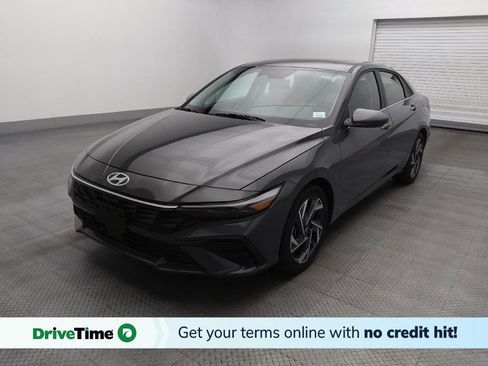 Used 2025 Hyundai Elantra SEL FWD image 1