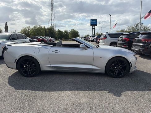 Used 2017 Chevrolet Camaro LT RWD image 10