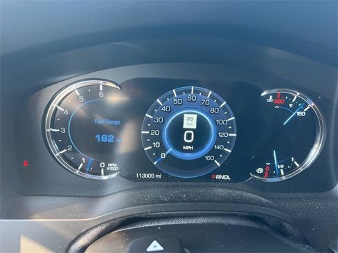 Used 2020 Cadillac Escalade Luxury w/ Escalade Sport Edition image 17