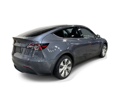 Certified 2023 Tesla Model Y AWD image 6