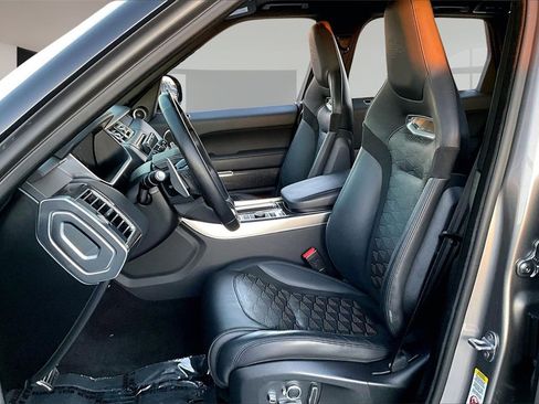 Used 2022 Land Rover Range Rover Sport SVR image 19