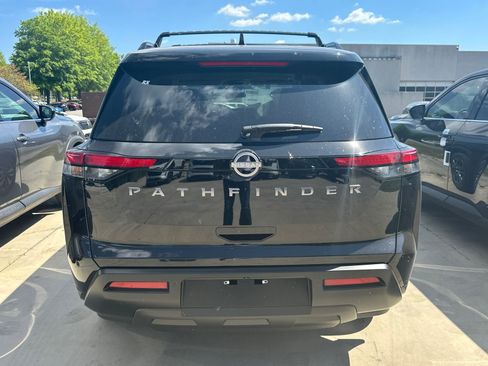 New 2026 Nissan Pathfinder SV image 4