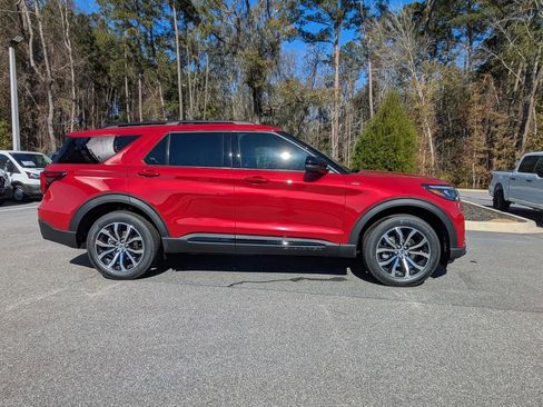 New 2026 Ford Explorer ST-Line image 3