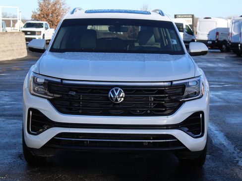 Used 2025 Volkswagen Atlas SEL Premium R-Line image 10