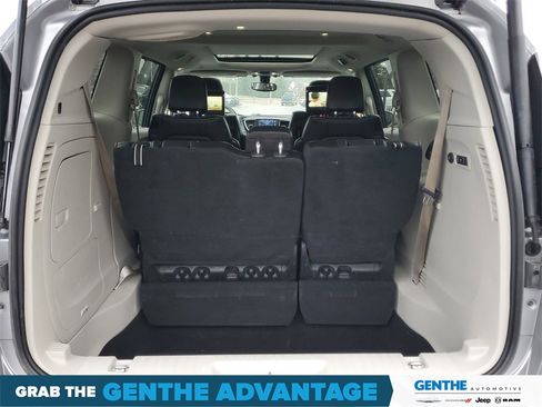 Used 2019 Chrysler Pacifica Limited image 30