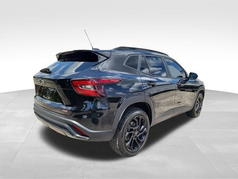 Used 2026 Chevrolet Trax RS FWD image 8