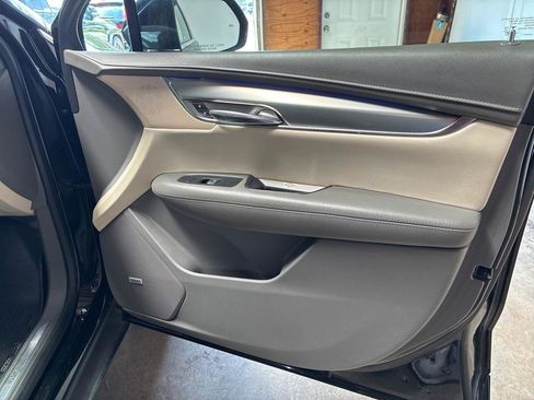 Used 2018 Cadillac XT5 Premium Luxury FWD image 27