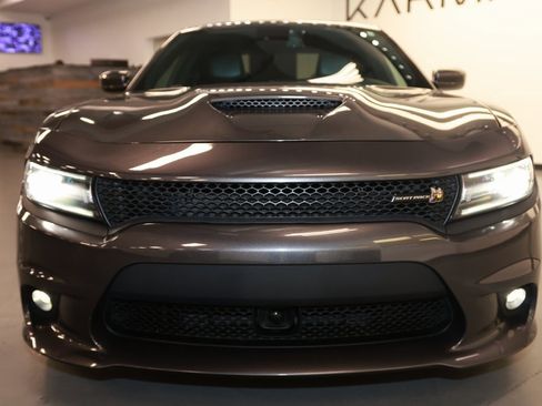 Used 2016 Dodge Charger R/T Scat Pack w/ Technology Group image 2