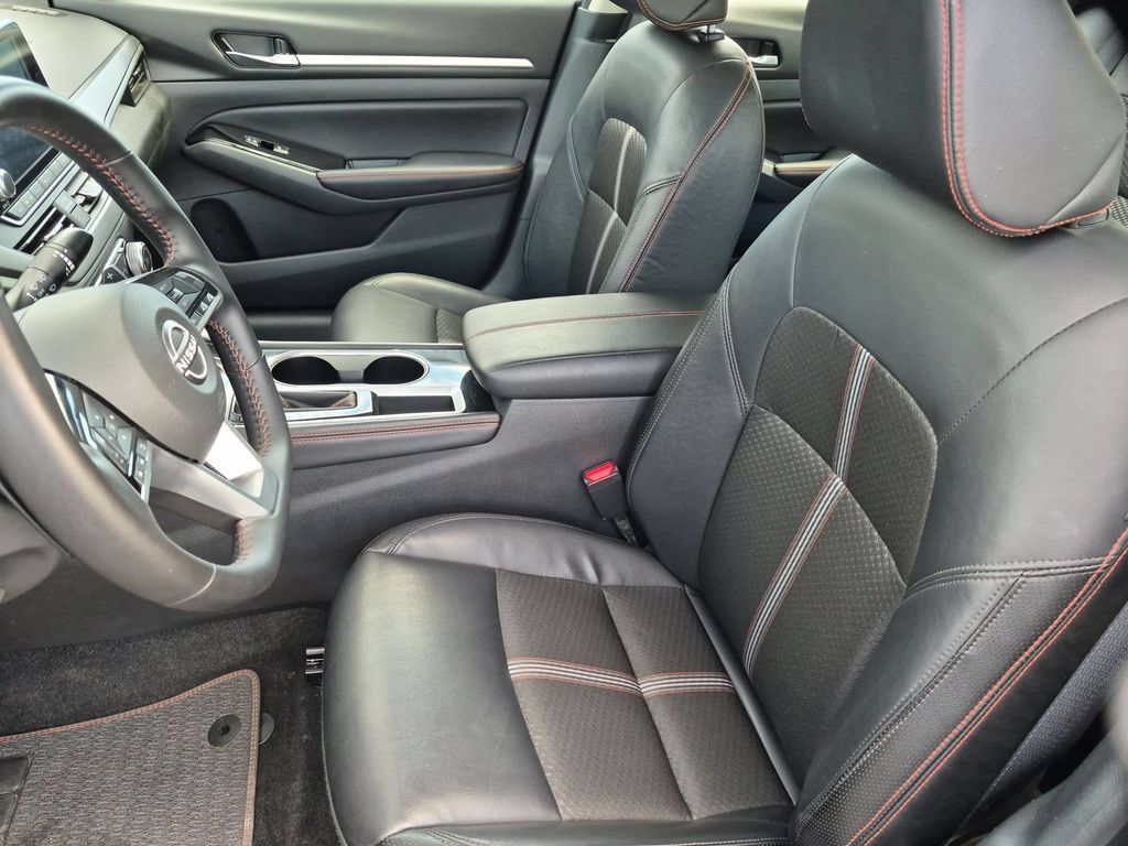 Used 2025 Nissan Altima 2.5 SR FWD image 24