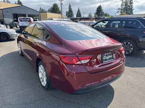 Used 2016 Chrysler 200 Limited image 2