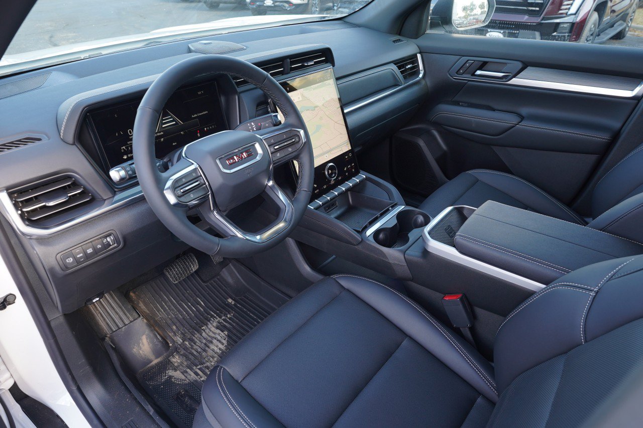 New 2027 GMC Terrain Elevation w/ Elevation Premium Package FWD image 17