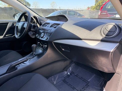 Used 2012 MAZDA MAZDA3 i Sport image 19