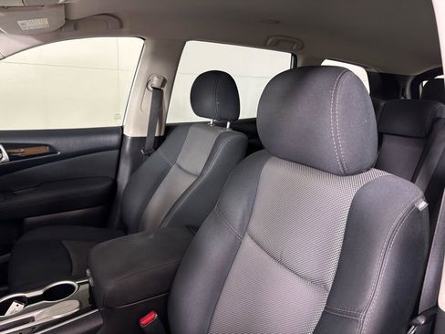 Certified 2017 Nissan Pathfinder SV image 17