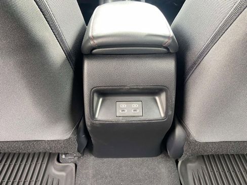 Used 2025 Toyota Corolla SE FWD image 18
