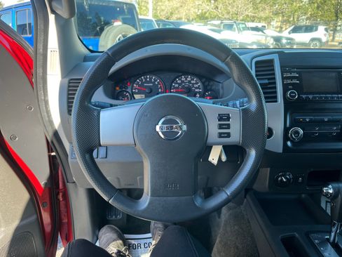 Used 2013 Nissan Xterra S image 9