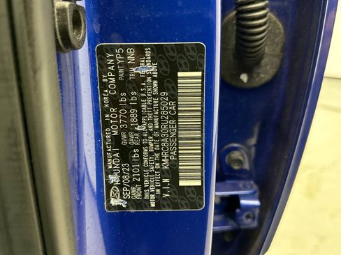 Used 2024 Hyundai Venue Limited FWD image 25