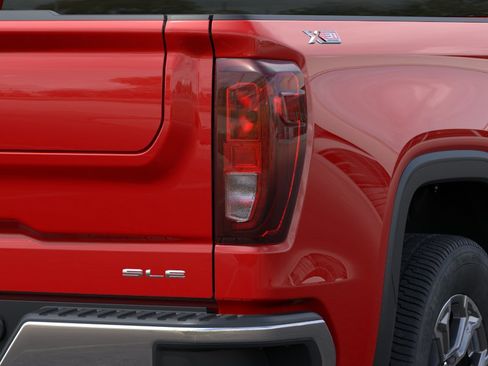 New 2026 GMC Sierra 1500 SLE w/ X31 Off-Road Package AWD/4WD image 11