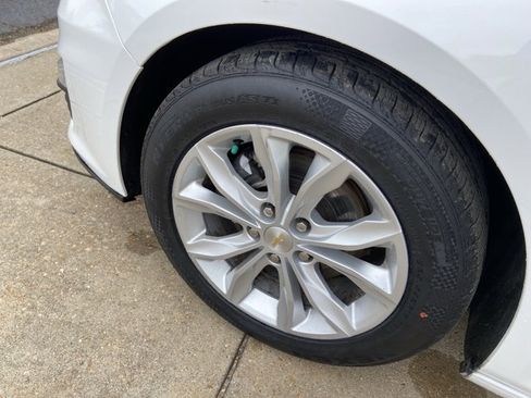 Used 2024 Chevrolet Malibu LT FWD image 25