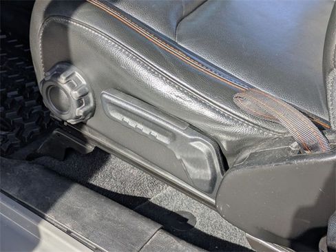 Used 2022 Jeep Gladiator Mojave w/ Cold Weather Group image 13