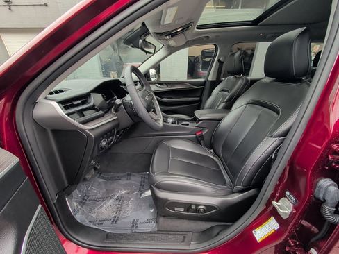 Used 2023 Jeep Grand Cherokee 4xe image 13