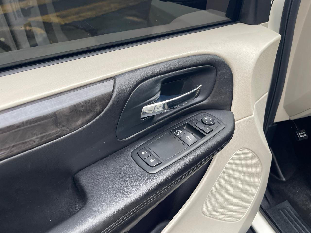 Used 2013 RAM C/V Tradesman w/ UConnect Hands-Free Group FWD image 15