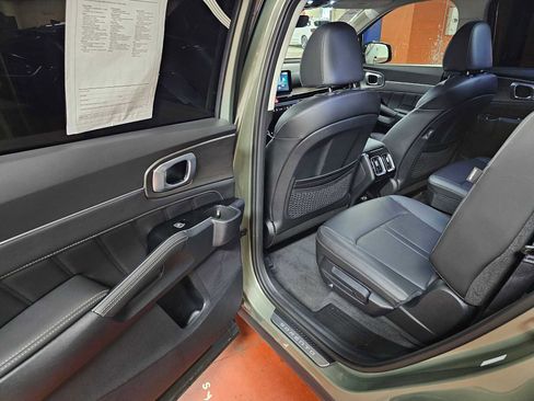 Used 2025 Kia Sorento SX image 18
