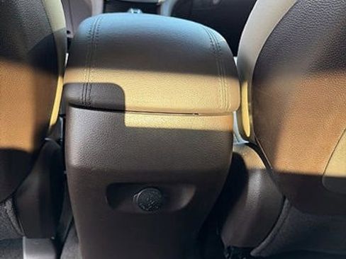 Used 2017 Hyundai Santa Fe Sport image 18