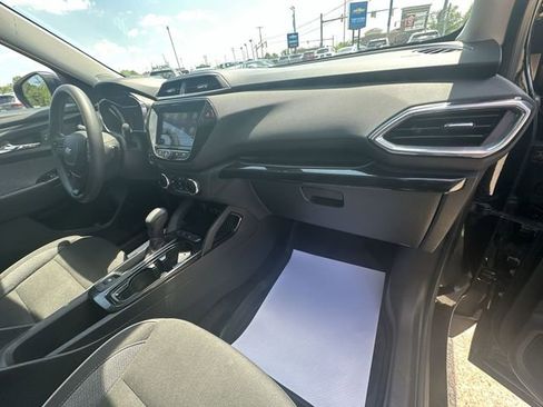 Certified 2023 Chevrolet TrailBlazer LT w/ Convenience Package FWD image 31