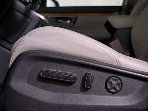 Used 2018 Honda CR-V Touring image 21