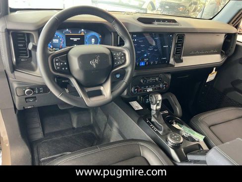 New 2025 Ford Bronco Big Bend w/ Black Diamond Package AWD/4WD image 16