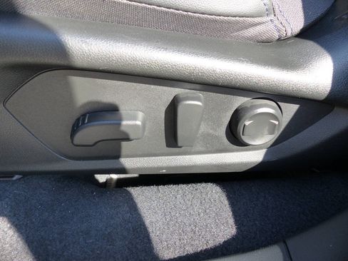 Used 2025 Subaru Forester Premium AWD/4WD image 24