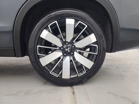 Used 2025 Mitsubishi Outlander SE image 11